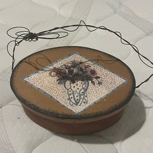 Accent basket